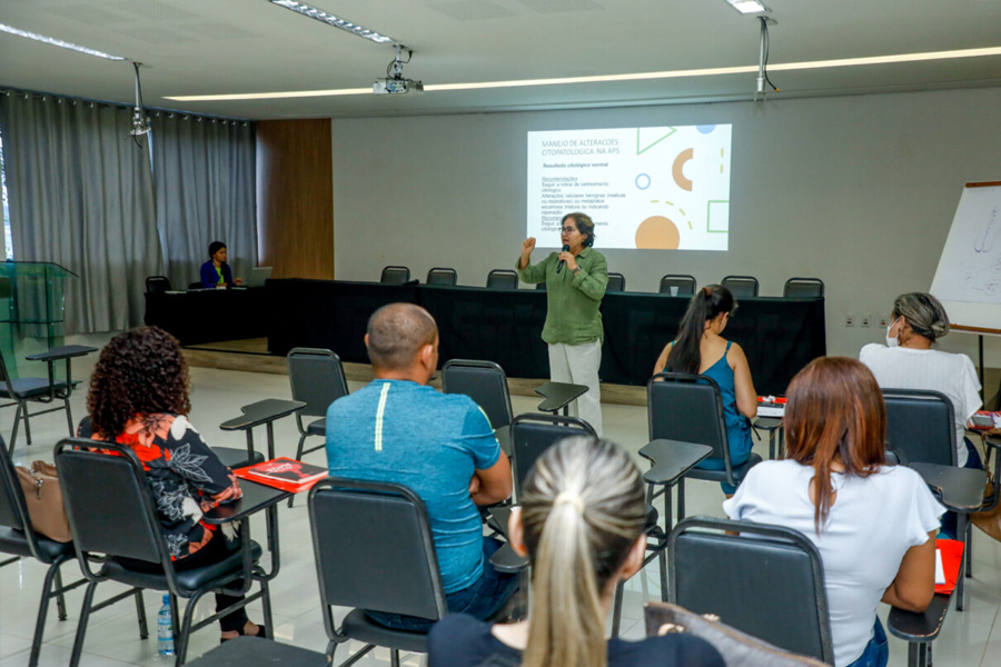 Enfermeiros participam de curso de qualificação para rastreamento do câncer de colo do útero - News Rondônia