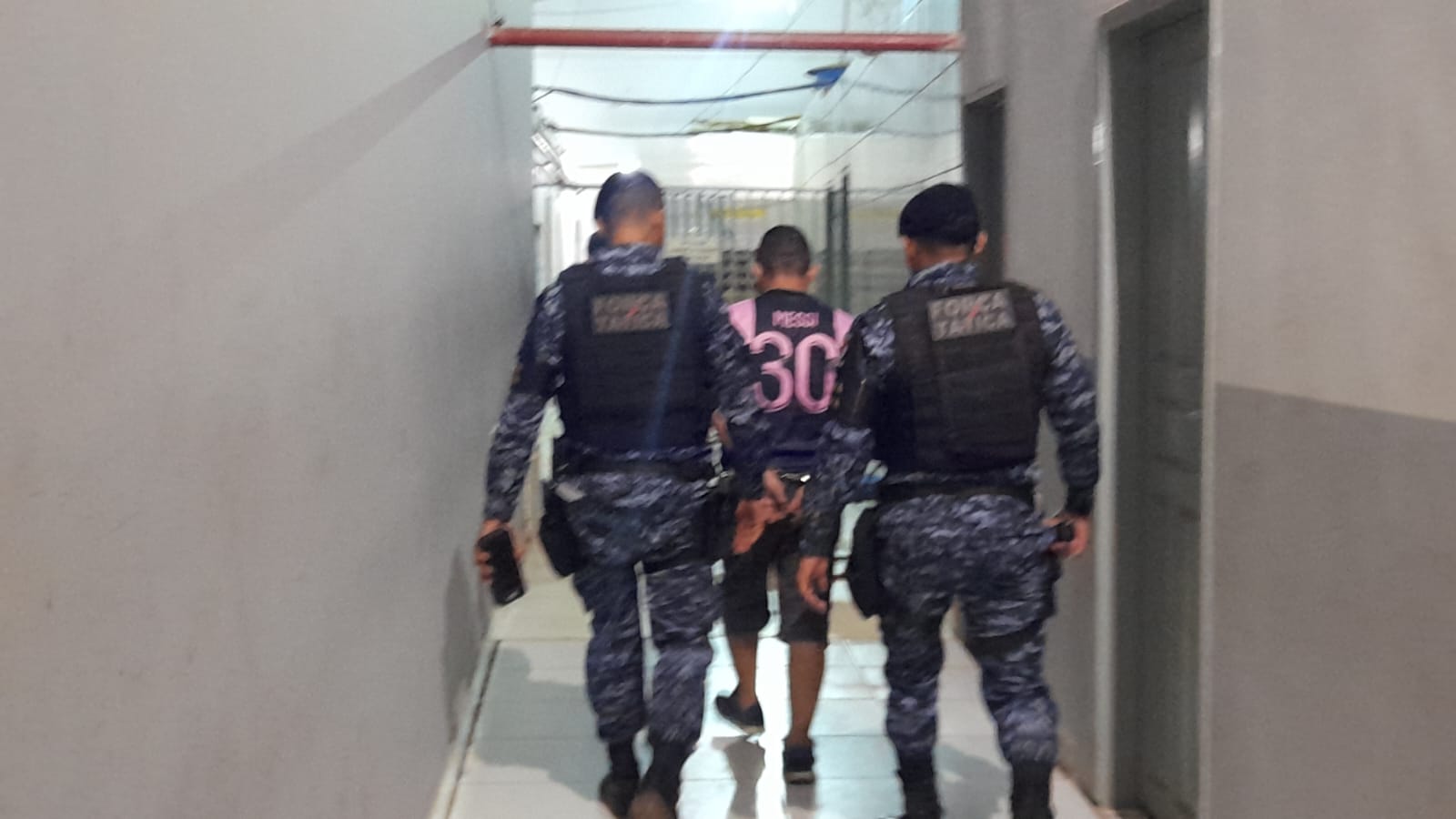Homem é preso com arma artesanal na cintura na zona leste - News Rondônia
