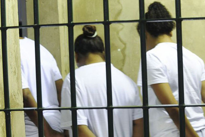 Política de drogas causa extermínio de jovens negros, diz pesquisadora - News Rondônia