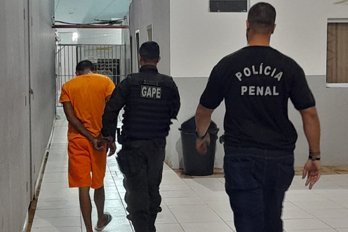 ARUANA - Apenado é flagrado com maconha e celulares durante revista em cela - News Rondônia