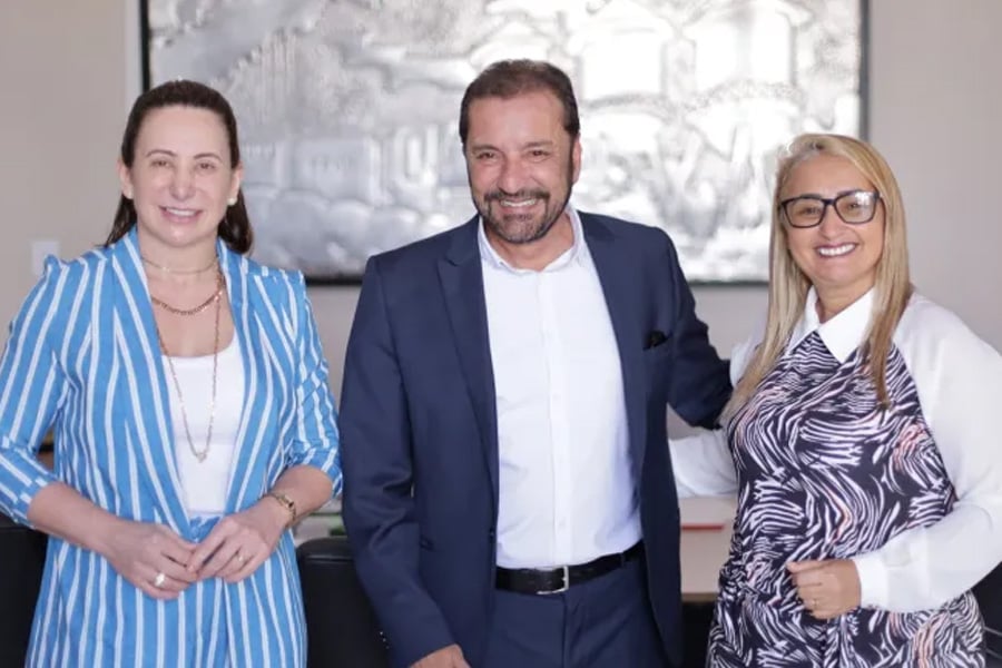 Vereadora Márcia Socorrista solicita emendas parlamentares a favor da causa animal - News Rondônia
