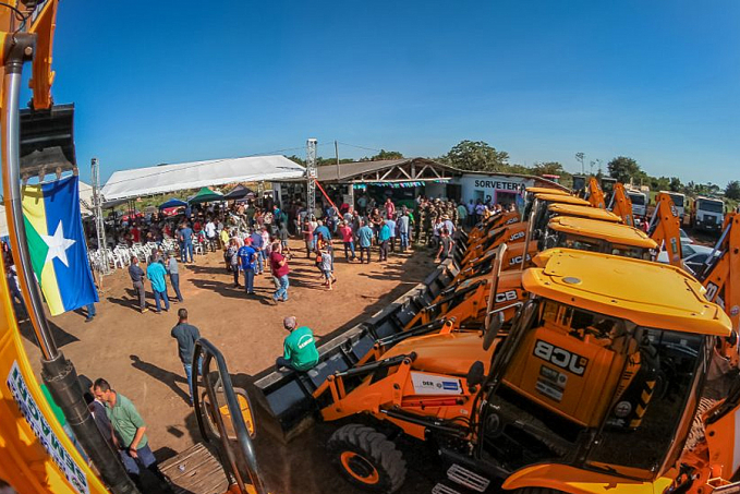 Município de Vilhena recebe maquinários do Governo de Rondônia para atender produtores rurais - News Rondônia