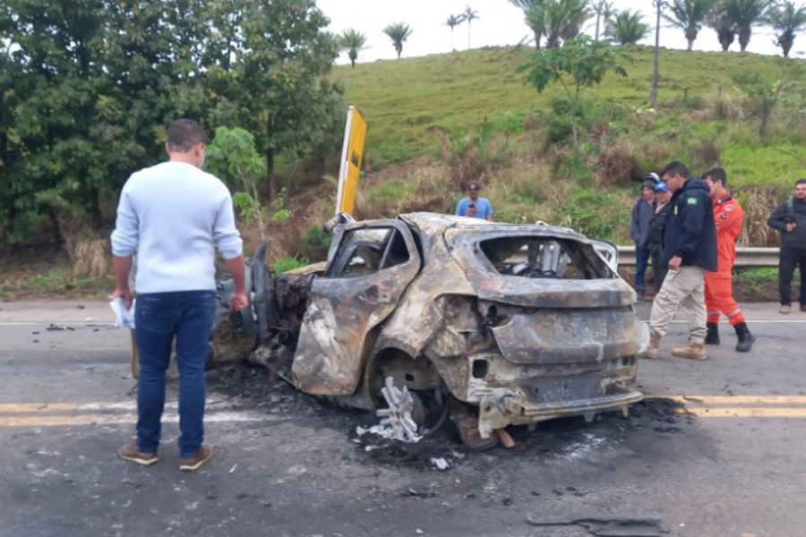 FATALIDADE - Acidente entre carro e ônibus resulta em mortes e feridos em RO - News Rondônia