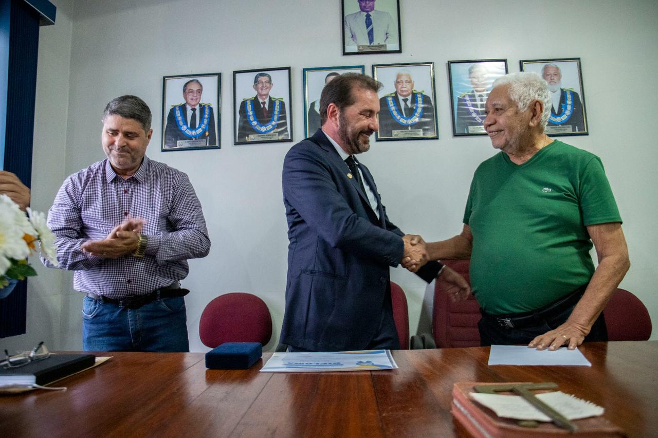 Hildon Chaves é homenageado com a medalha em comemoração aos 40 anos da maçonaria Grande Oriente do Brasil - News Rondônia