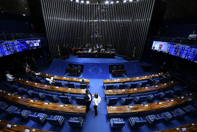 Senado aprova redução na idade mínima para laqueadura - News Rondônia