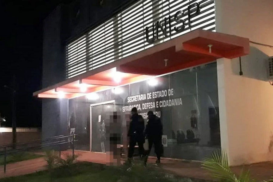 Pais chegam em casa e surpreendem ladrões roubando sua filha - News Rondônia
