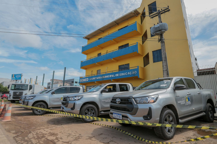 Prefeitura entrega veículos para auxiliar transporte escolar e ações pedagógicas - News Rondônia