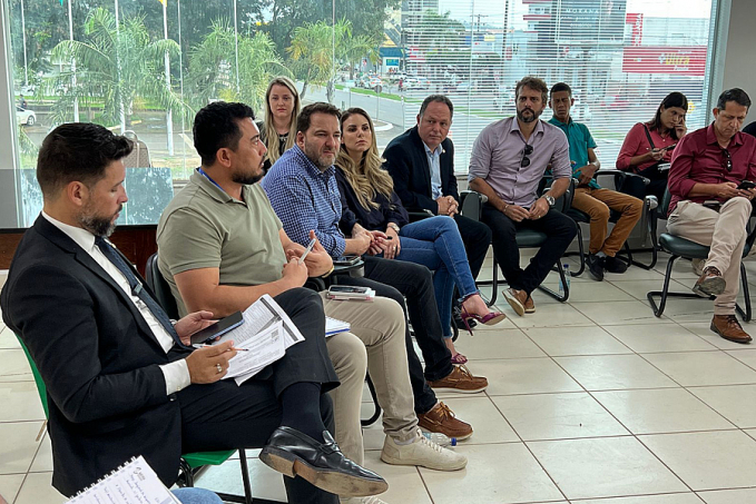 Alex Redano debate com prefeitos e Secretário de Saúde a construção do Hospital Regional, em Ariquemes - News Rondônia