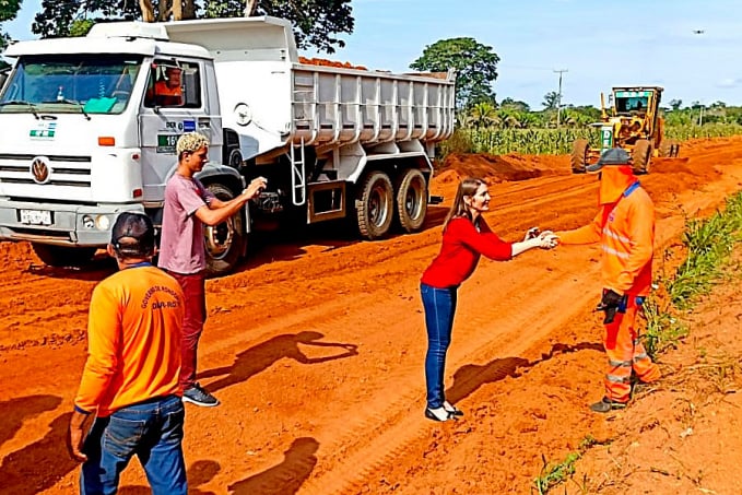 Obras em Costa Marques: Deputada Lebrinha acompanha recuperação da estrada do Forte Príncipe e reforma em escola - News Rondônia
