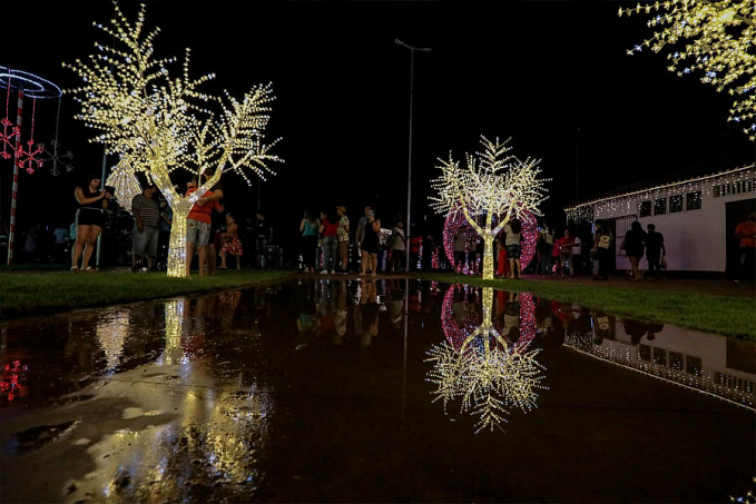 Decoração natalina fica à disposição do público até domingo (8) - News Rondônia