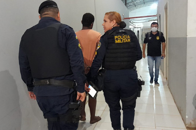 NÃO FIZ NADA - Suspeito embriagado é preso tentando arrombar com faca salão de beleza da namorada - News Rondônia