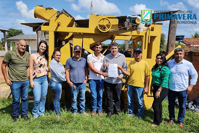 Semap entrega conjunto de beneficiamento de café para associação em Primavera de Rondônia - News Rondônia