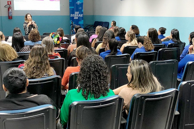 Integrante do MPRO ministra palestra alusiva ao Dia Internacional da Mulher em evento no Sebrae - News Rondônia