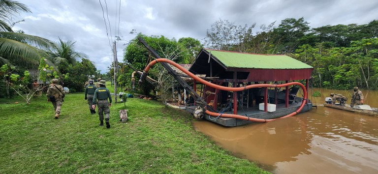 Operação conjunta entre Ibama e PF combate garimpo ilegal no Rio Madeira (AM) - News Rondônia