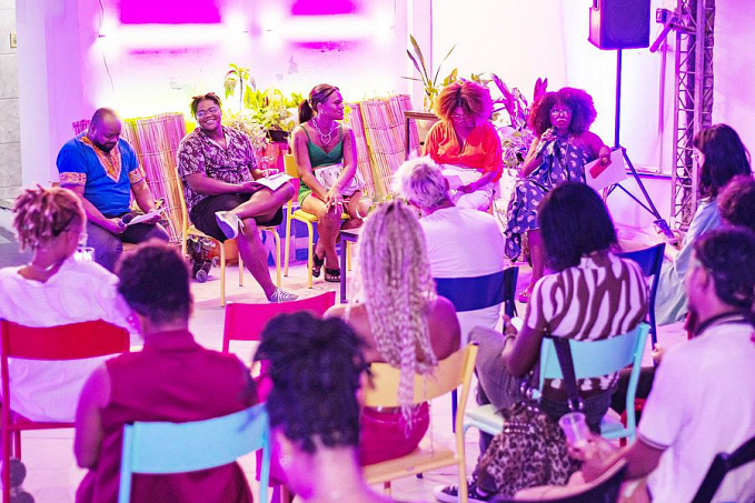 LGBTQIA+ negros relatam agressões recorrentes na internet - News Rondônia