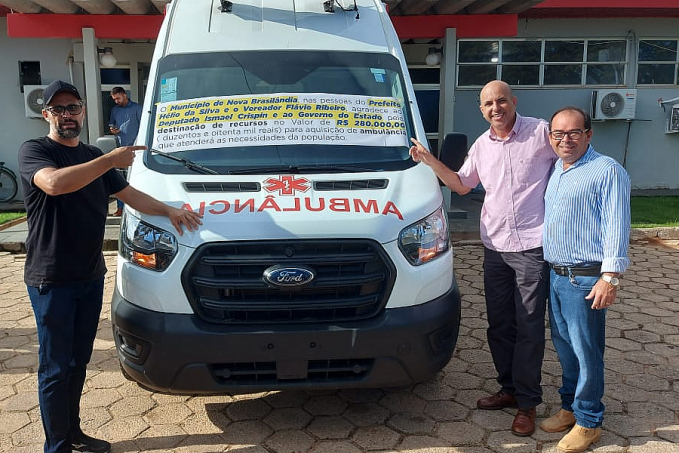 Ismael Crispin entrega ambulância e garante assistência de emergência aos moradores de Nova Brasilândia DOeste - News Rondônia
