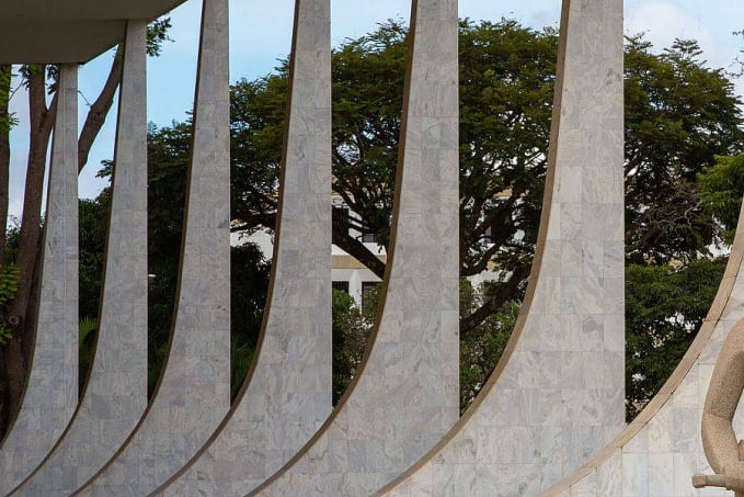 STF tem 4 votos a 1 para tornar réus mais 131 investigados pelo 8/1 - News Rondônia