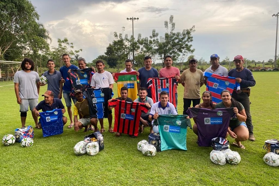Emenda do Deputado Alex Redano beneficia mais 6 municípios com Kit de material esportivo - News Rondônia