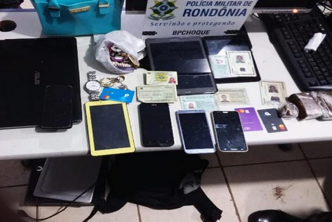 Choque recupera moto roubada e prende criminosos com drogas e objetos roubados em residenciais - News Rondônia
