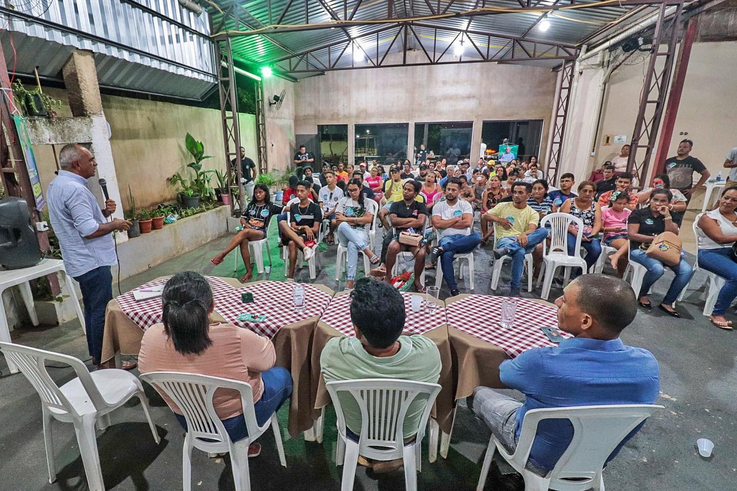 Carlinhos Camurça inicia semana com caminhada ao lado de apoiadores e reunião em Candeias do Jamari - News Rondônia