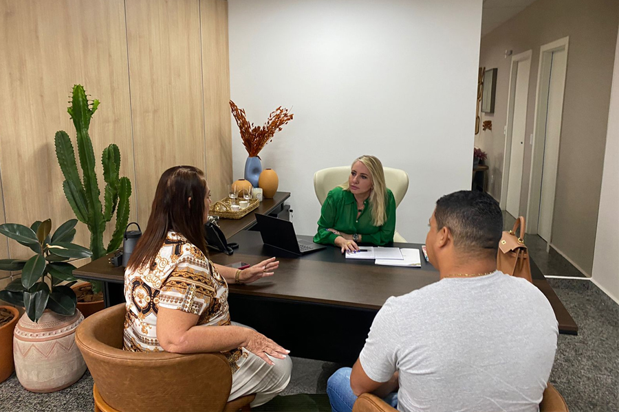 Ieda Chaves conversa com lideranças para solucionar problemas em diversas áreas - News Rondônia