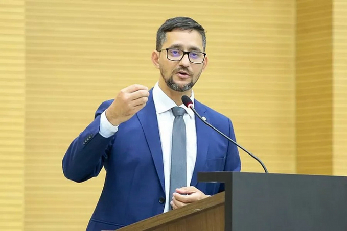 Deputado Anderson Pereira parabeniza atletas rondonienses campeões de taekwondo em competição nacional - News Rondônia