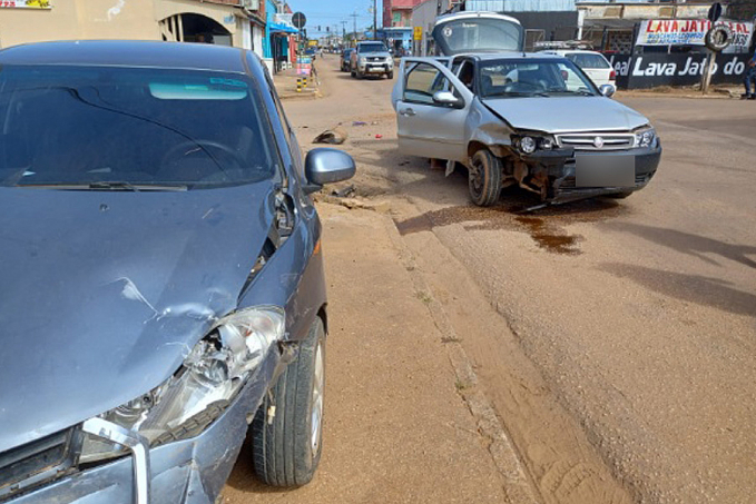 NO CRUZAMENTO - Acidente entre três veículos deixa criança lesionada na zona sul - News Rondônia
