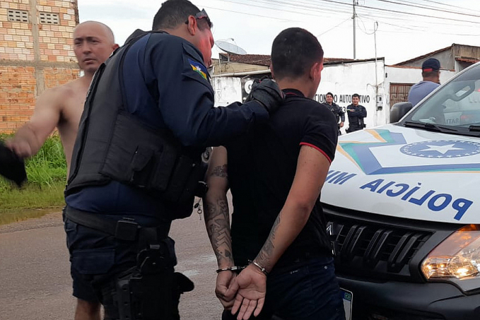URGENTE: Bandidos tentam assalto em casa de cabo da PM e um acaba preso - News Rondônia