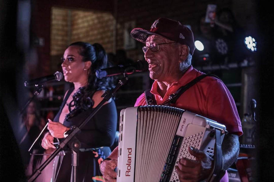 FORRÓ DAS ANTIGAS - Zezinho dos Cobras e Patrícia Morais juntos nesta quinta no Mercado Cultural - News Rondônia