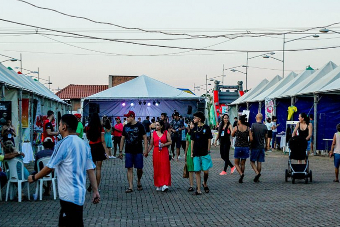 Feira do Jovem Empreendedor é realizada no Espaço Alternativo com exposições de produtos - News Rondônia