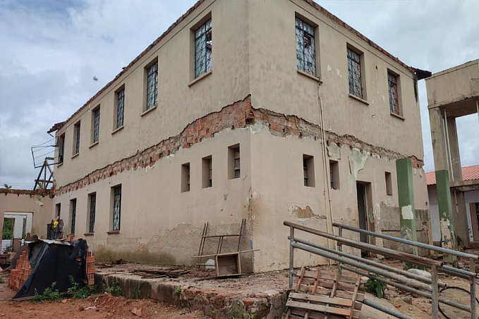 Prédio da escola histórica em Guajará-Mirim recebe obras de restauração realizadas pelo Governo de Rondônia - News Rondônia