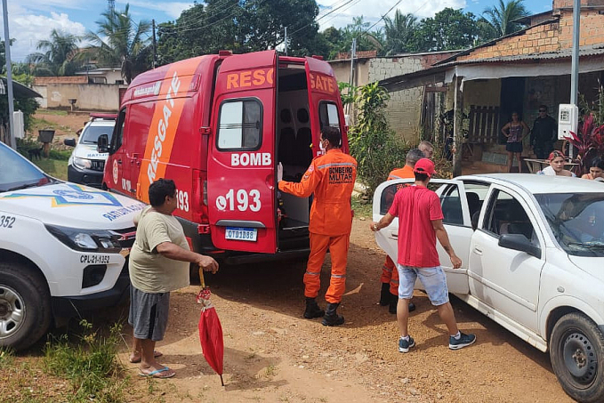 Jovem é baleado por motociclista após ser chamado no portão de casa - News Rondônia