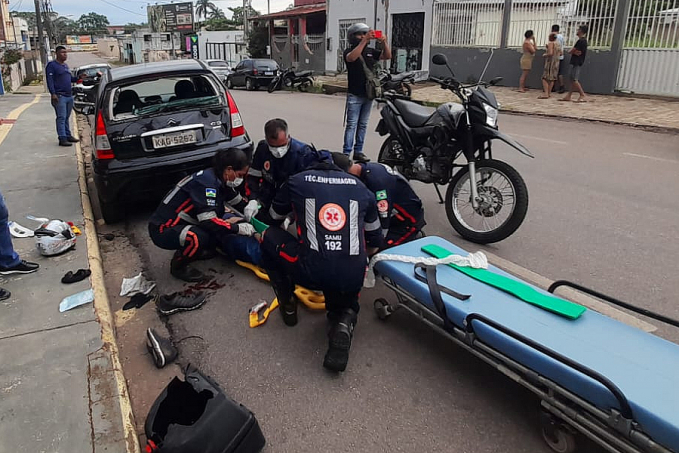 Acidente com quatro veículos deixa dois motociclistas gravemente feridos - News Rondônia