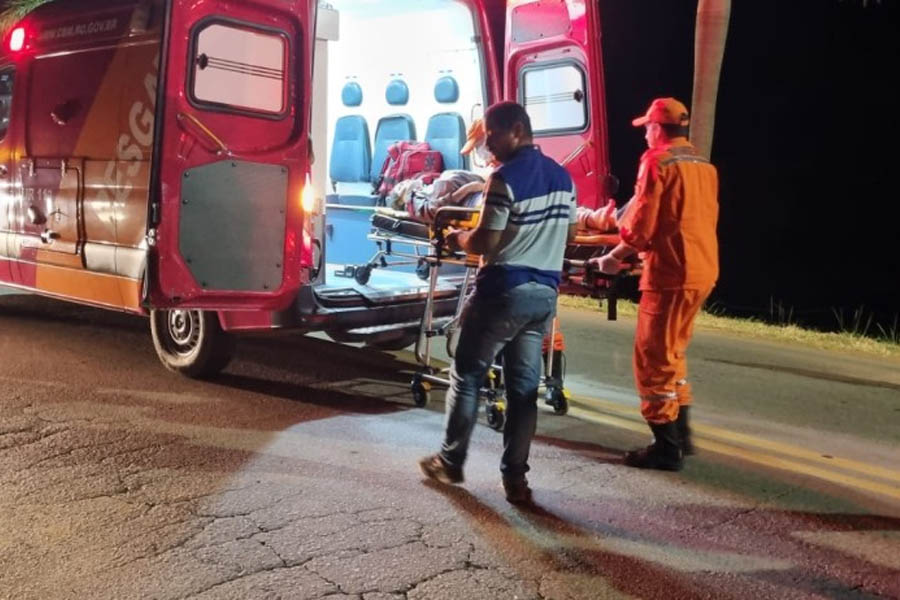 Mulher cai de motocicleta em cima da Ponte - News Rondônia