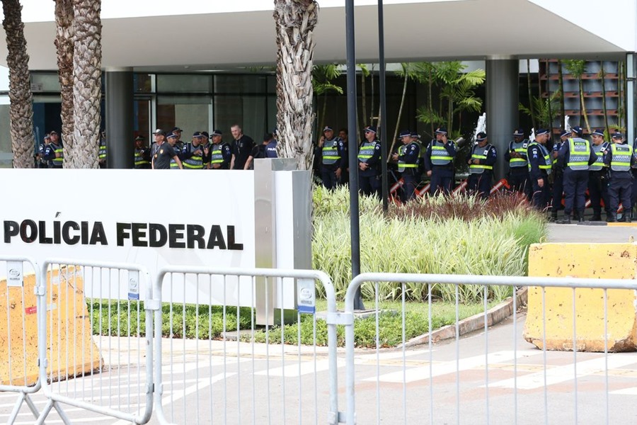 Bolsonaro depõe à PF por três horas sobre jóias sauditas - News Rondônia