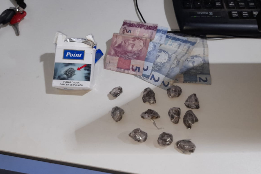 NO ORGULHO: Adolescente é apreendido com maconha em carteira de cigarro - News Rondônia