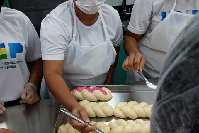 Idep realiza entrega de certificados do curso da Escola Técnica Móvel de Panificação, em Jaru - News Rondônia