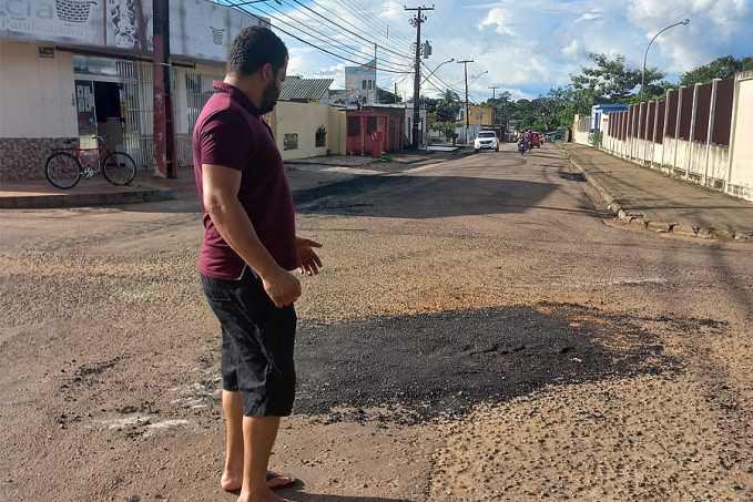 Vereador Edevaldo Neves tem pedido atendido para serviço de tapa-buracos no Bairro Costa e Silva - News Rondônia