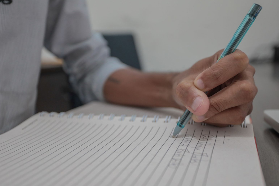 Candidatos às bolsas de estudo precisam inserir os documentos no sistema, para finalizar a inscrição - News Rondônia