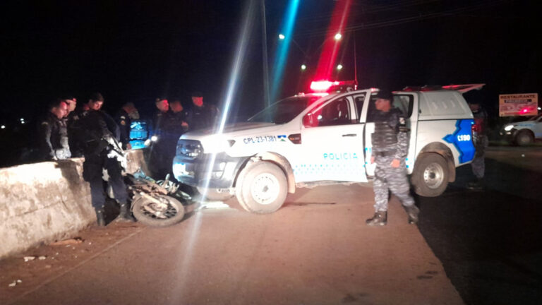 URGENTE: Dupla suspeita de assalto é presa com simulacro e moto roubada após perseguição no centro - News Rondônia