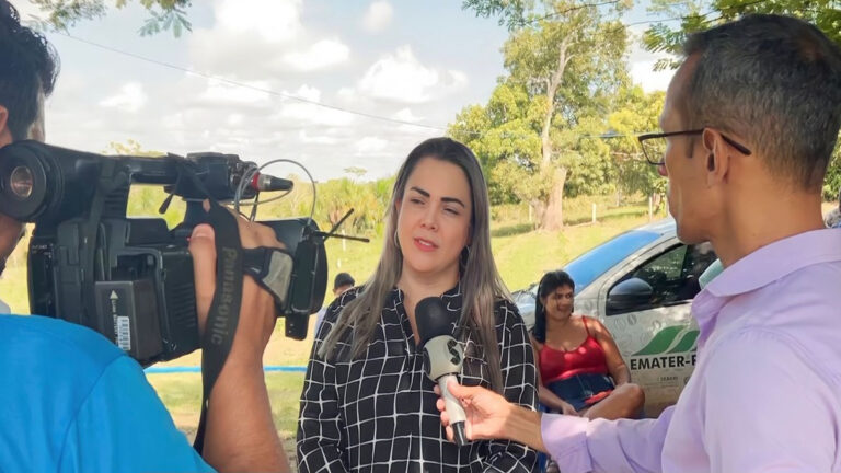 Governo inicia recuperação da RO-133 após pedido da deputada Cláudia de Jesus - News Rondônia