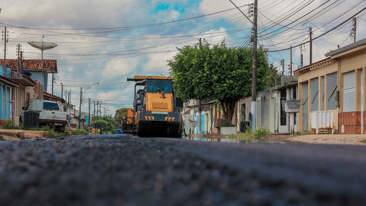 Serviços de drenagem e recuperação asfáltica chegam a bairros de Porto Velho nesta segunda-feira (5)