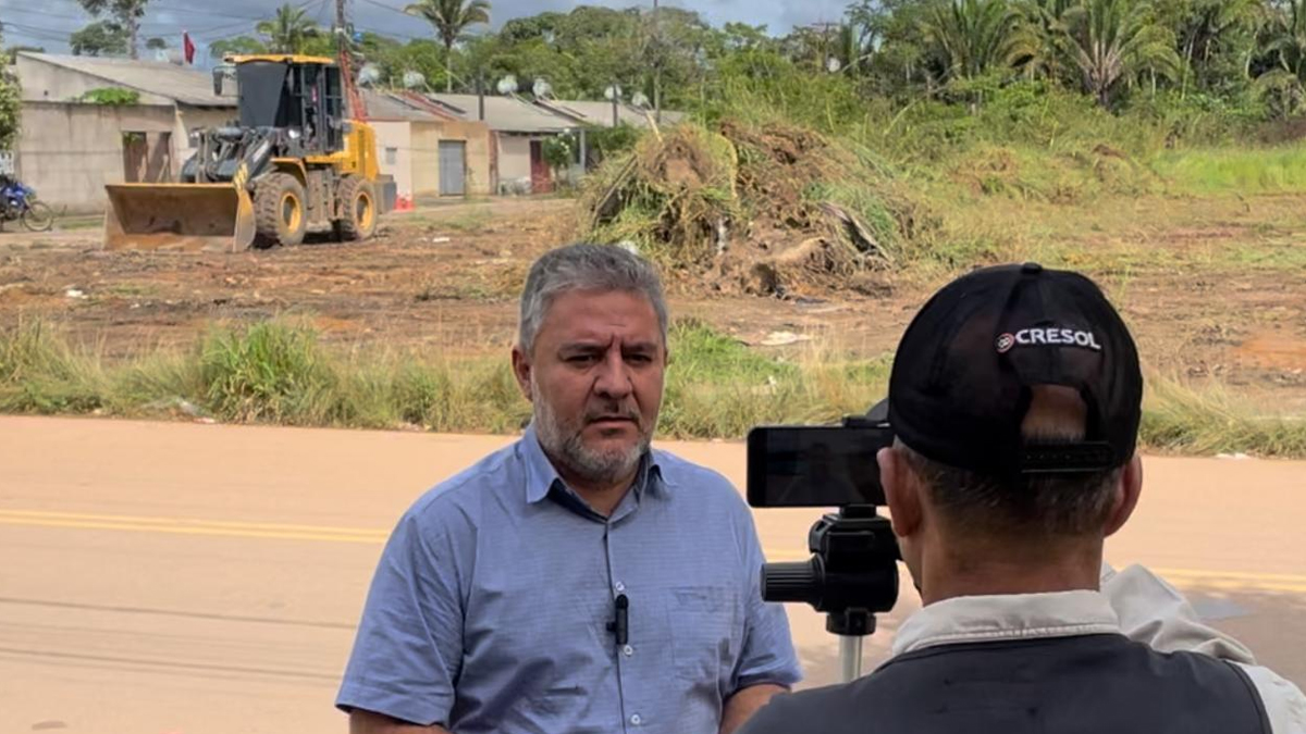 Vereador Everaldo Fogaça consegue limpeza de terreno no Orgulho do Madeira