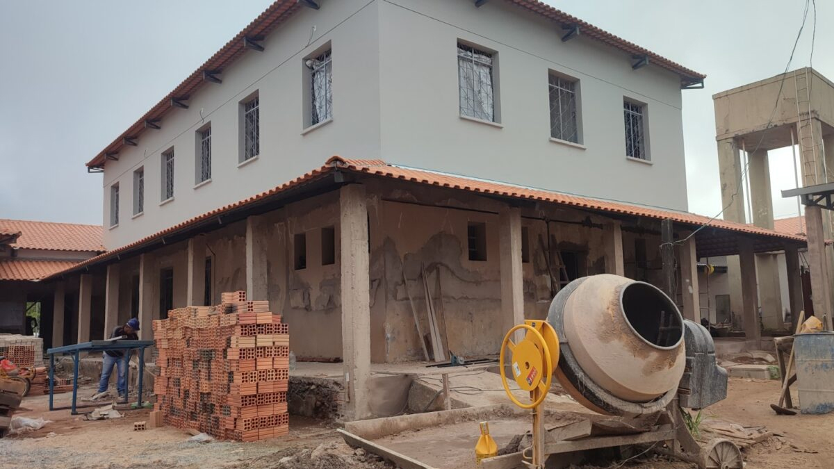 Restauração do prédio de escola histórica em Guajará-Mirim está em fase de conclusão - News Rondônia