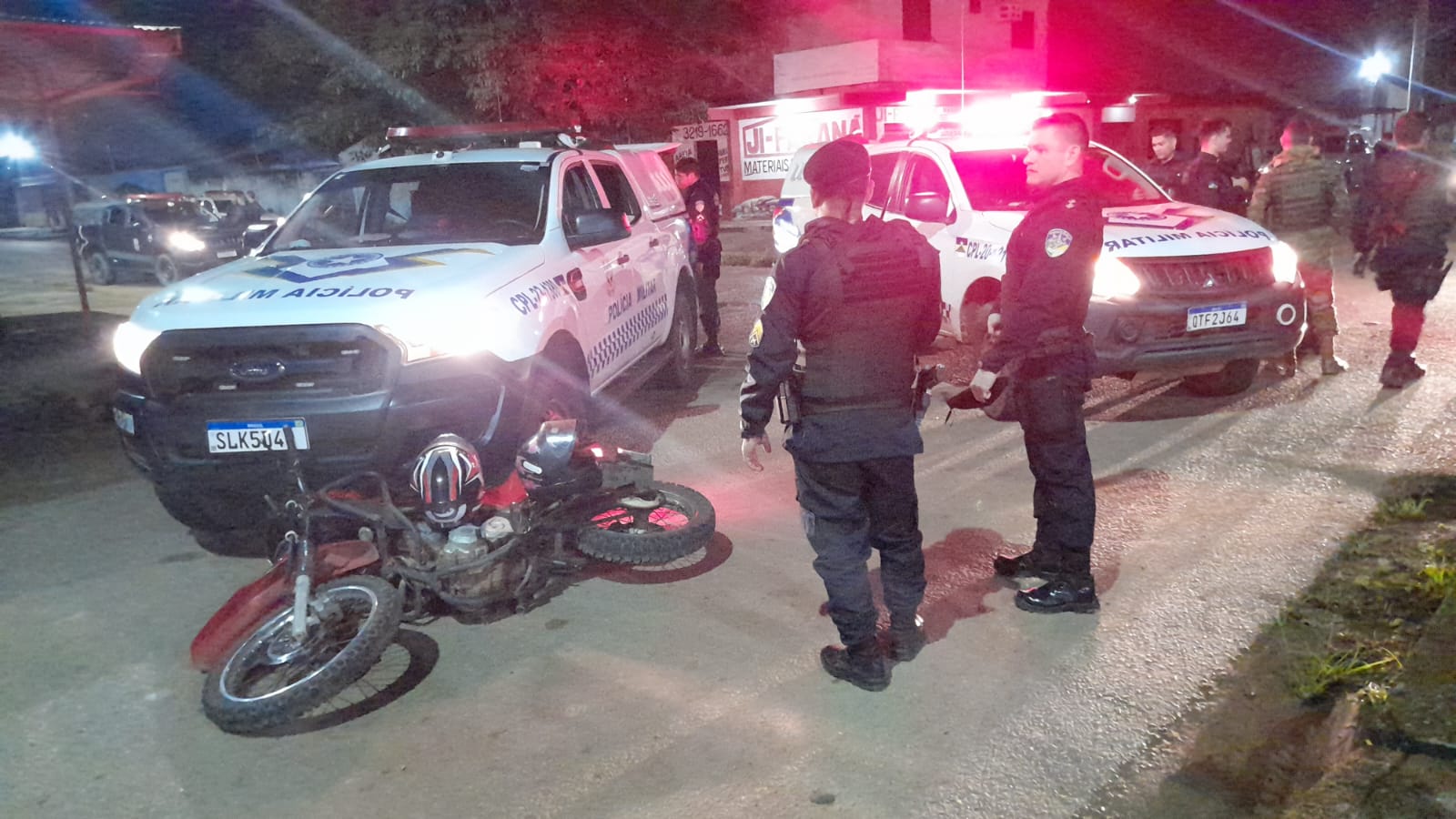 Adolescentes são apreendidos após perseguição e acidente com viatura da PM - News Rondônia