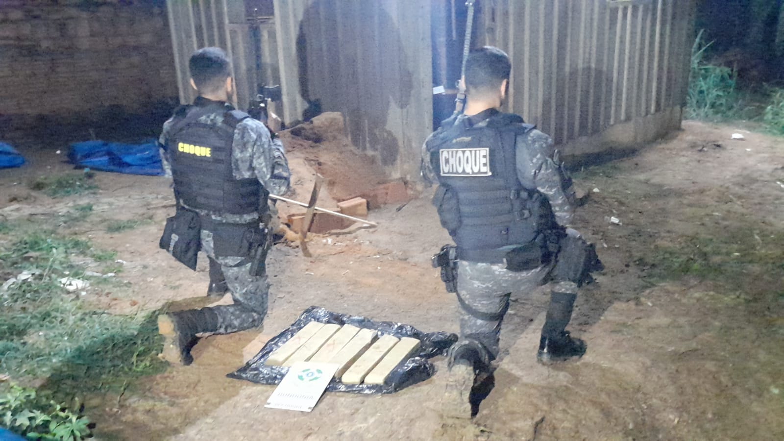 BPChoque apreende mais de 6kg de maconha enterrada em matagal na zona sul