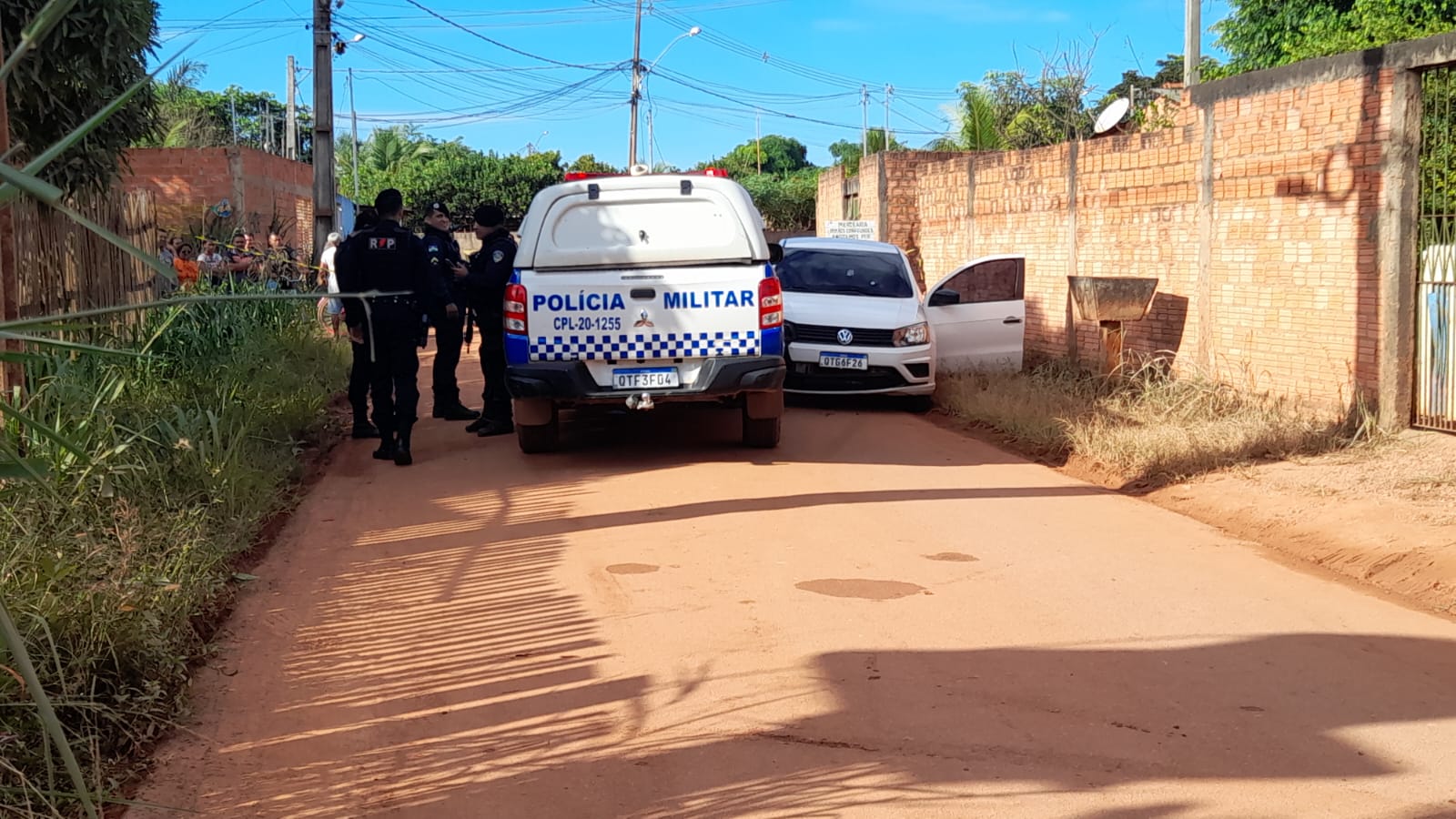 URGENTE: Perseguição termina com um preso e outro baleado na zona leste