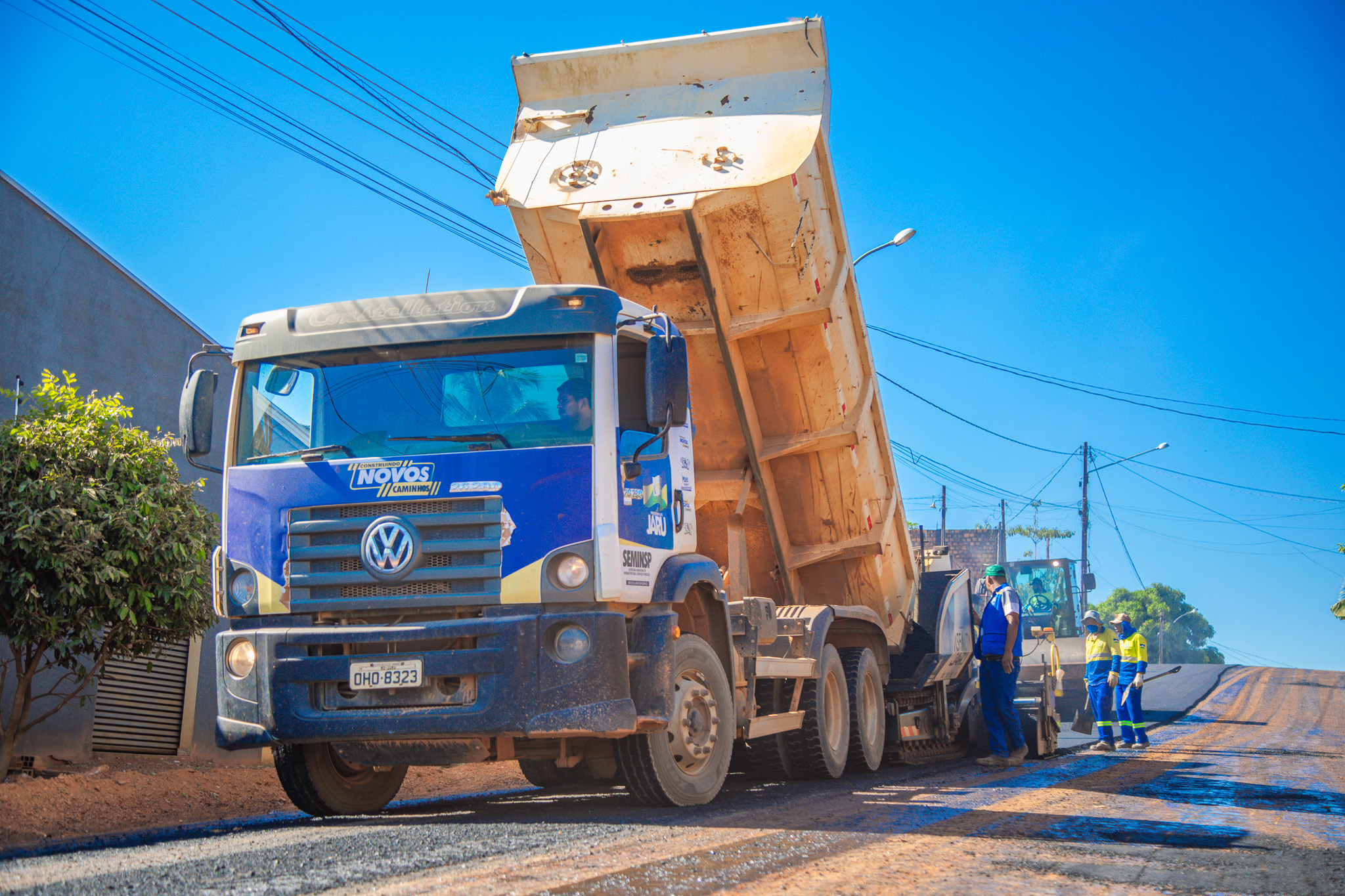 Asfalta Jaru: Prefeitura conclui obras de pavimentação asfáltica em trecho da Rua Daniel da Rocha no setor 07