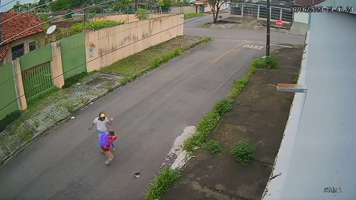 Apenado monitorado é atacado a tiros por dupla de moto ao sair do CPA