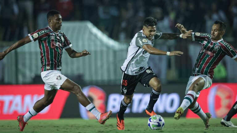 Fluminense e Atlético-MG não passam do 1 a 1 no Raulino de Oliveira